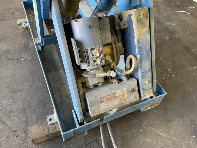 4000 LB ADVANCED HYDRAULIC SCISSOR LIFT TABLE: STOCK #80991
