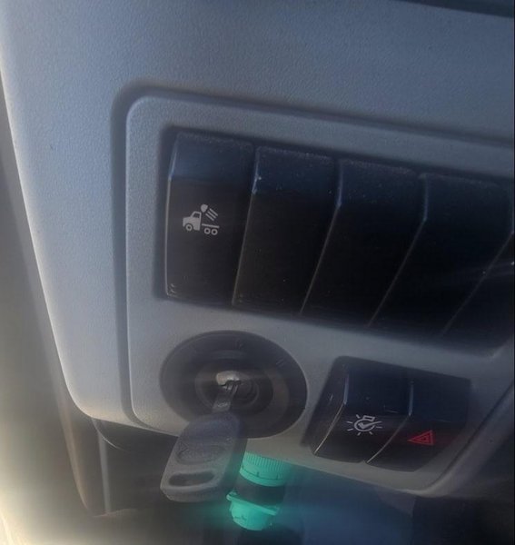 Peterbilt 579 Day Cab Truck, 2020 – PACCAR MX-13 – Automated Transmission