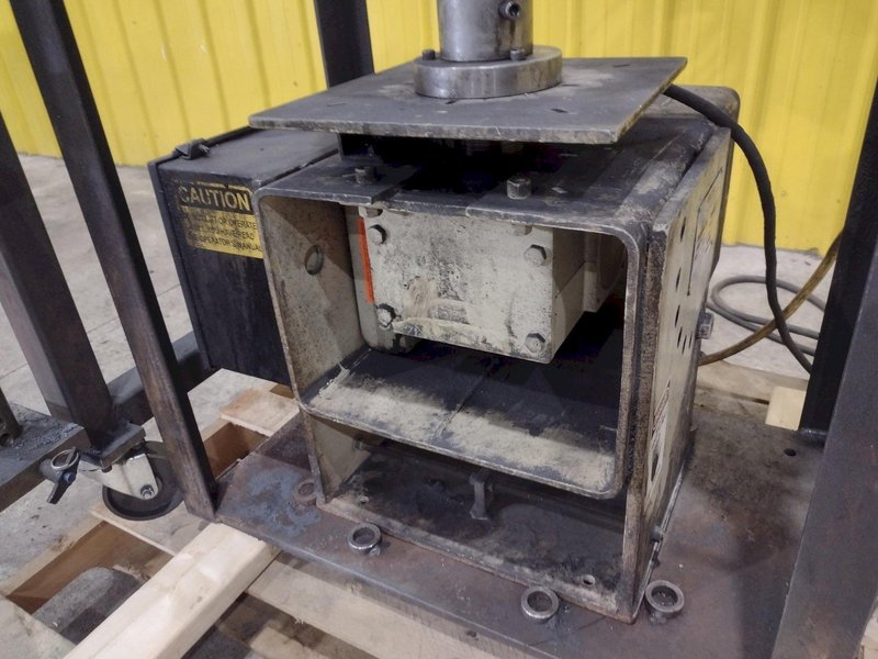 500 LB PANDJIRIS MODEL ALPHA 5-3 WELDING POSITIONER, 115 VOLT: STOCK #23360