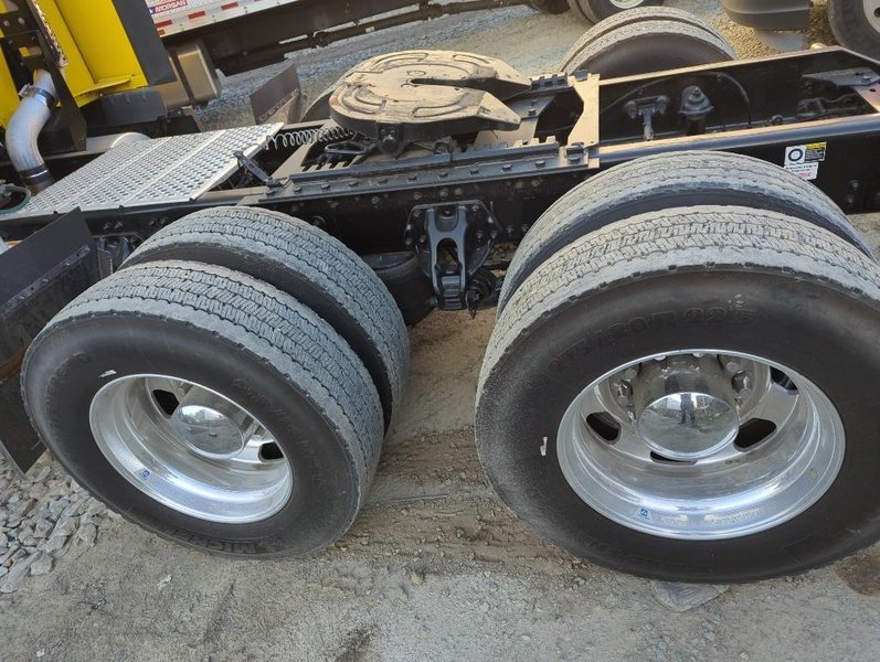 2023 Kenworth T680 1XKYD49X2PJ217864