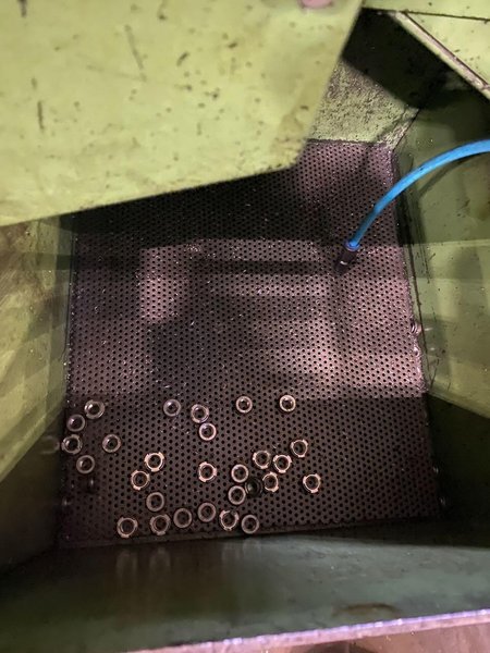 Dah-lian Round  Nut Tapping Machine