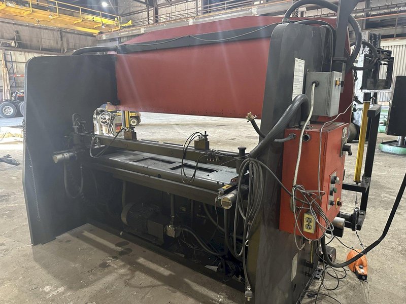 100 TON x 10' AMADA MODEL #RG-100 HYDRAULIC PRESS BRAKE NC9-EXII CONTROL, 1994: STOCK #19752
