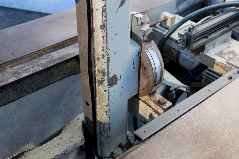 18" X 20" PEERLESS  MODEL #VB1820XL TILT FRAME VERTICAL BANDSAW: STOCK #70566