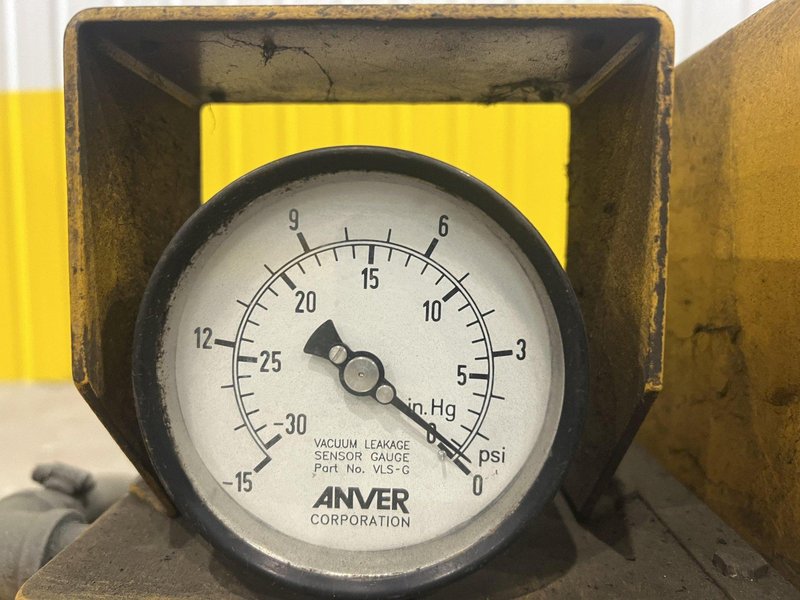 10,000 LBS ANVER 4-PAD VACUUM POWERED SHEET LIFTER: STOCK #20350