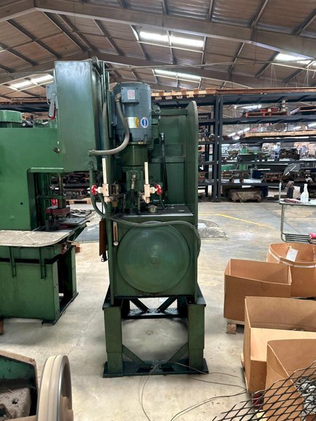 10 TON MULTIPRESS MODEL #WT100M C FRAME HYDRAULIC PRESS : YOBRO #26145