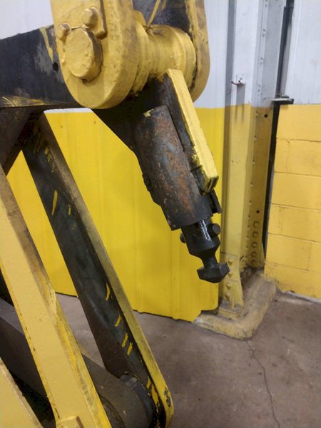 10,000 LB 5 TON ACCO MANSAVER MODEL G1616 SINGLE RIM VERTICAL COIL LIFTING TONG SCISSOR TYPE COIL LIFT: STOCK #14206