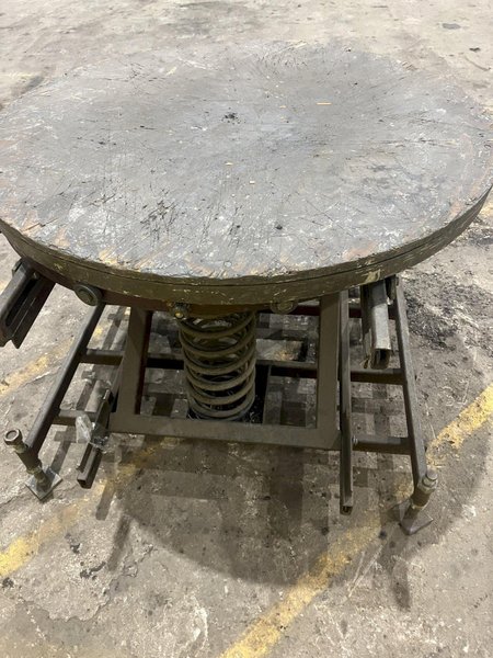43" X 43" X 34" MECHANICAL SPRING LIFT TABLE: STOCK #20137