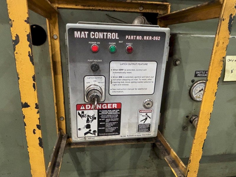 18" X 20" HYD-MECH MODEL #V-18A AUTOMATIC VERTICAL TILT BANDSAW: YOBRO #24001