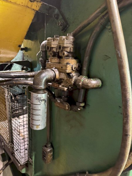 80 TON L&amp;J OBI PRESS. STOCK # 0683324