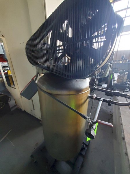 CAMPBELL HAUSFIELD AIR COMPRESSOR. STOCK #0743622.
