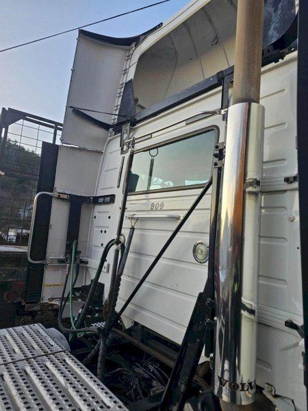 2015 Volvo VNL Day Cab – D11 Engine, Volvo ATO I-Shift Auto