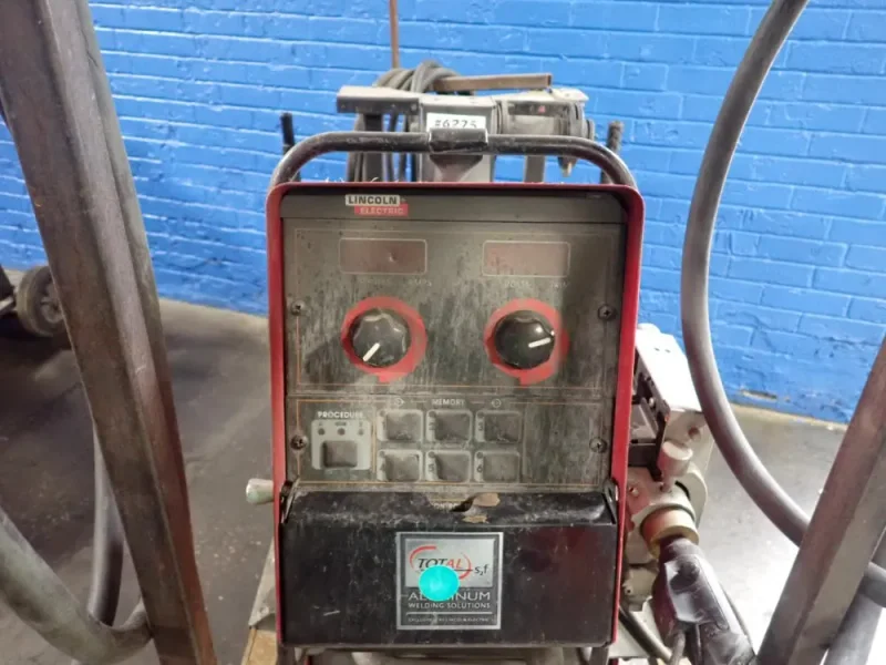 LINCOLN 350 A WELDER  -  POWER WAVE S350