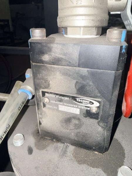 Techni Intec 1020-G2-11 CNC Water Jet, 2023 – 66,000PSI, 20′ x 10′ Table, 5 Axis Cutting Head