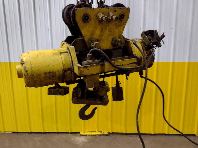 3,000 LB POWERED CABLE HOIST: STOCK #18896