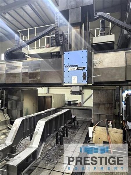 Doosan DCM-3280 CNC Double Column Vertical Machining Center