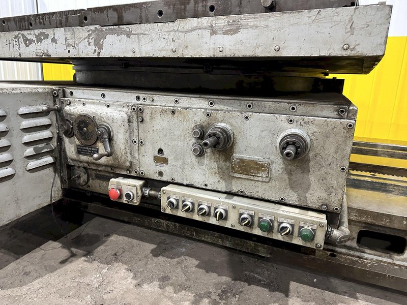 72" X 72" GIDDINGS &amp; LEWIS (G&amp;L) T-SLOTTED POWERED ROTARY TABLE W/ 72" POWERED INFEED SLIDE: STOCK #19731