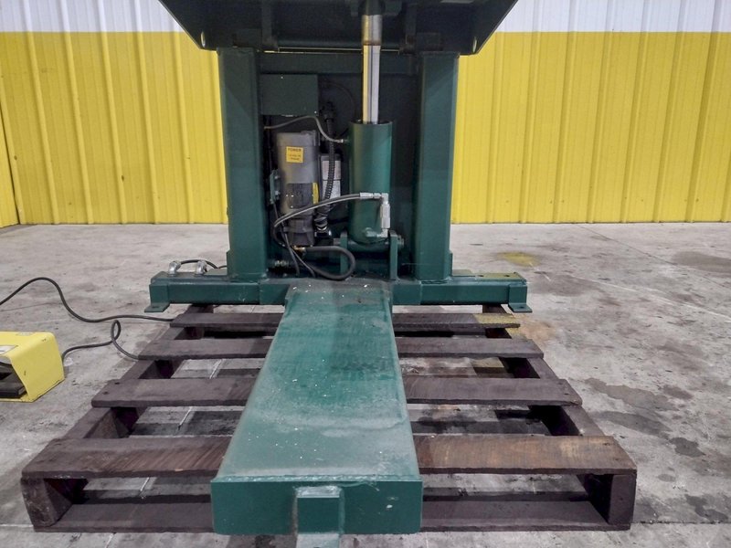 4,000 LBS X 30&quot; X 40&quot; SOUTHWORTH HYDRAULIC PALLET TIPPER / UPENDER, 110V SINGLE PHASE: STOCK #22329