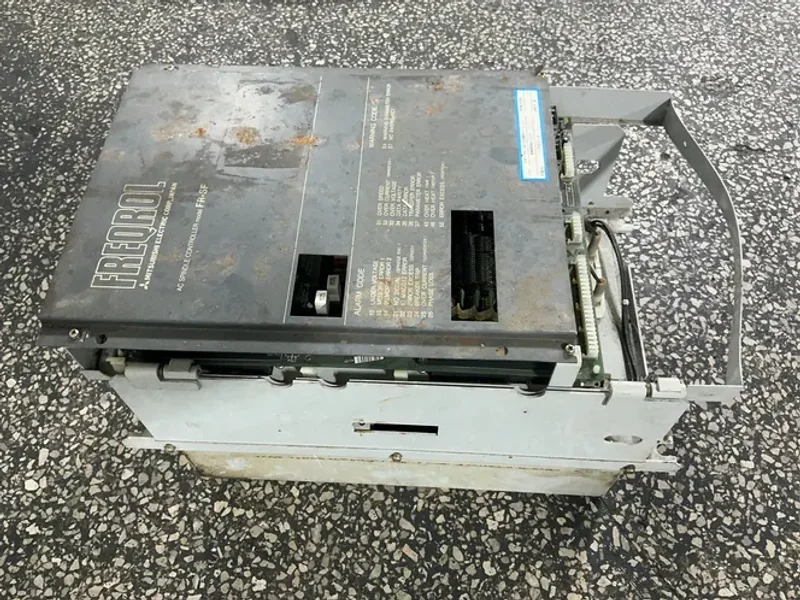 MITSUBISHI ELECTRIC CORP. FREQROL AC SPINDLE CONTROLLER  -  FR-SF-2-11KP-TC