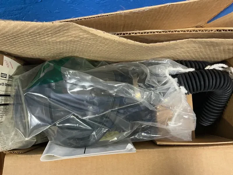 MSA AIRLINE RESPIRATORS  -  461717
