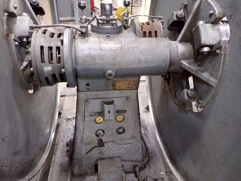 4,000 LBS LITTELL DOUBEL END CENTERING REEL: YOBRO #24315