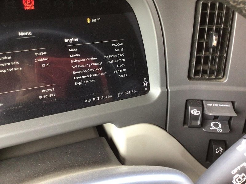 2023 Peterbilt 579 1XPBDP9X9PD854346