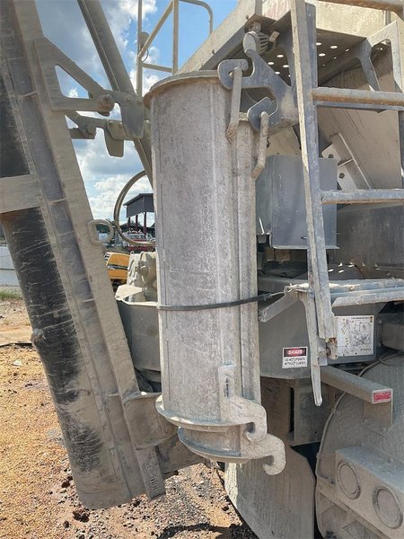 2025 Mack GR64B 1M2GR2GC1SM043902