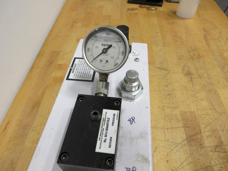 Hytec Air Powered Hydraulic Pump W/ Hose &amp; Connectors 4800 PSI- Auction Item