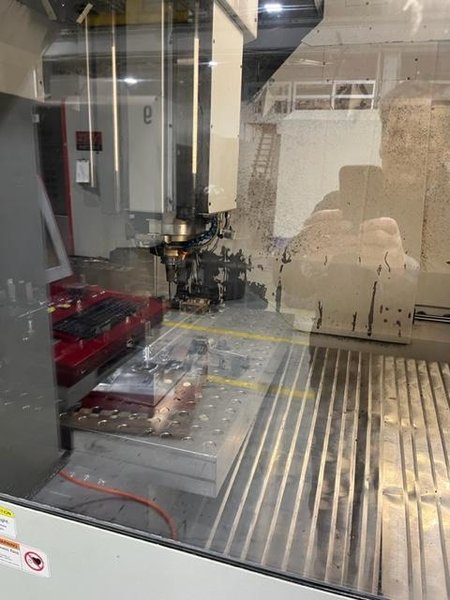 Roders Vertical Machining Center