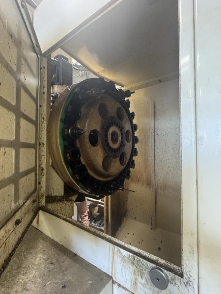 Okuma MC-V4020 VMC, 2005 – 4th Axis Rotary, Chip Conveyor