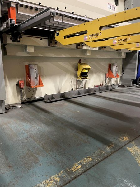 300 TON PACIFIC MODEL #300-OBL-10/60 STRAIGHT SIDE HYDRAULIC PRESS, 12" STROKE: STOCK #16352