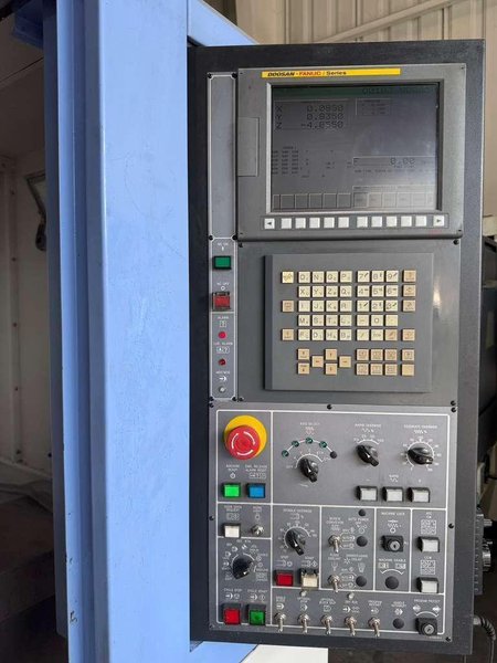 Doosan DNM-500 CNC Vertical Machining Center – TSC Mill