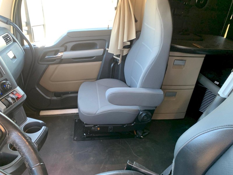 2023 Kenworth T680 1XKYDP9X0PJ233871