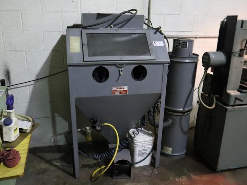 Trinco 36/BP Sand Blast Cabinet with Reclaim Unit, Gun, Gloves, - Auction Item