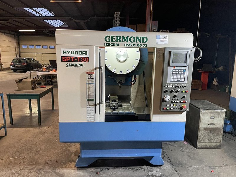 Hyundai SPT-T30 - X: 500 - Y: 360 - Z: 300 mm CNC