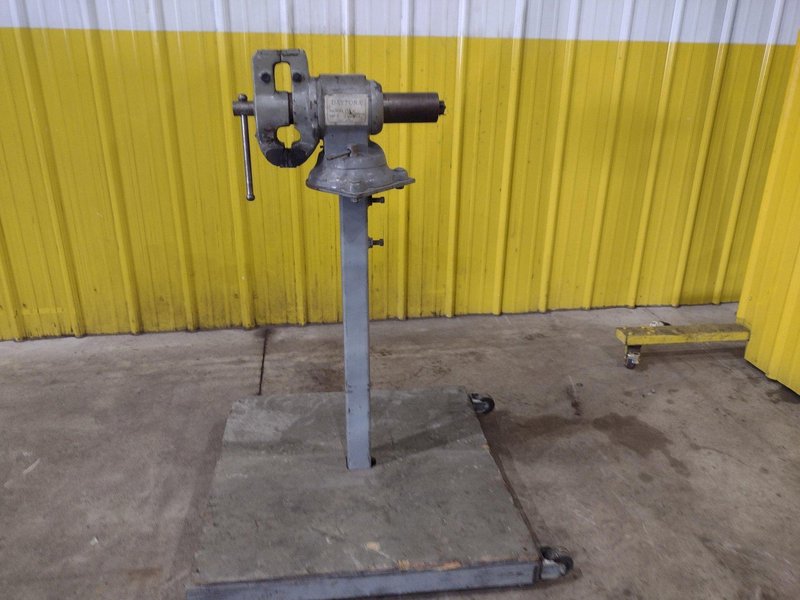 DAYTONA MACHINE VISE ON A MOBILE STAND: STOCK #23135