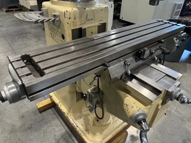 CHEVALIER KM-3VS Vertical Milling Machine 3 H.P. #7402