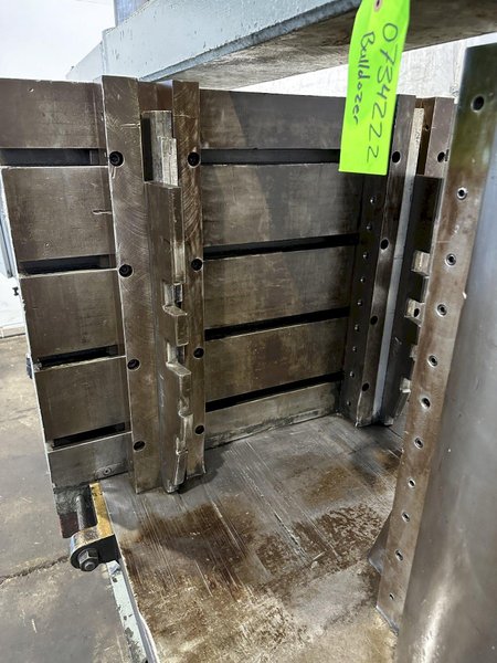 300 TON BULLDOZER HORIZONTAL HYDRAULIC PRESS. STOCK # 0734222