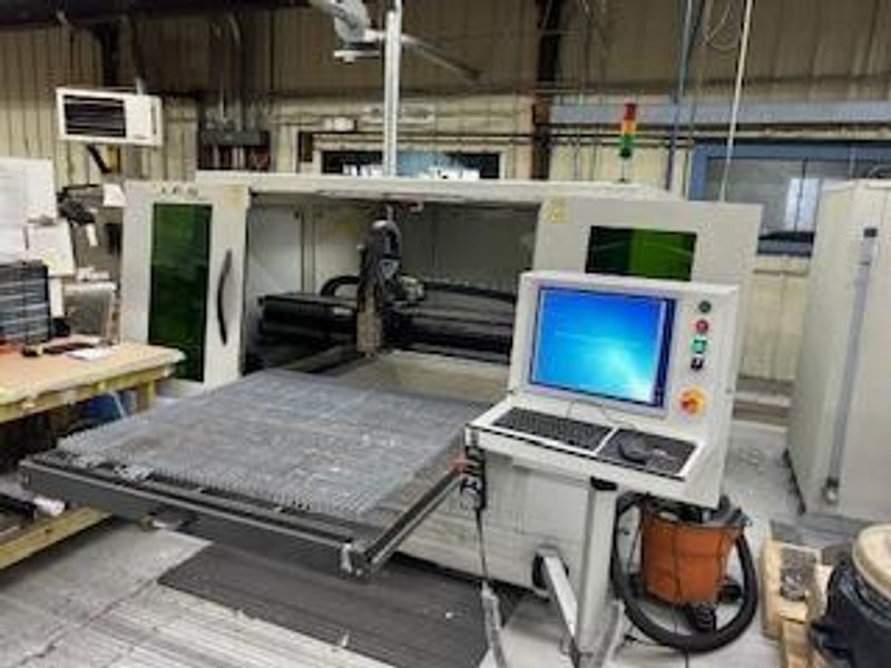 1,000 Watt 4′ x 4′  IPG Laser Cube CNC Fiber Laser, 2014
