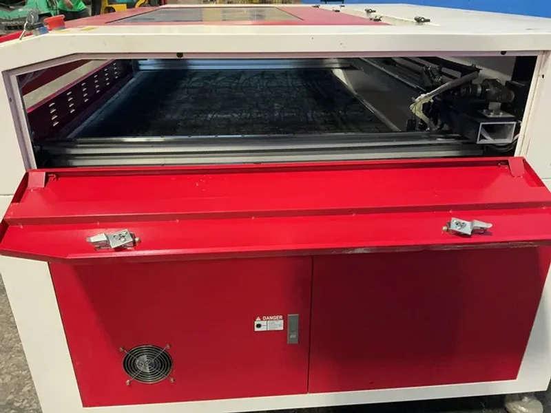 RABBIT LASER USA 36” X 46” CO2 LASER MACHINE   -  QX-1290