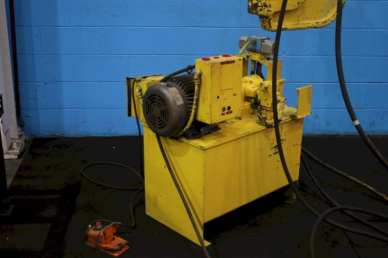 80 TON FABRLINE HYDRAULIC WEBB PUNCH: STOCK #76019