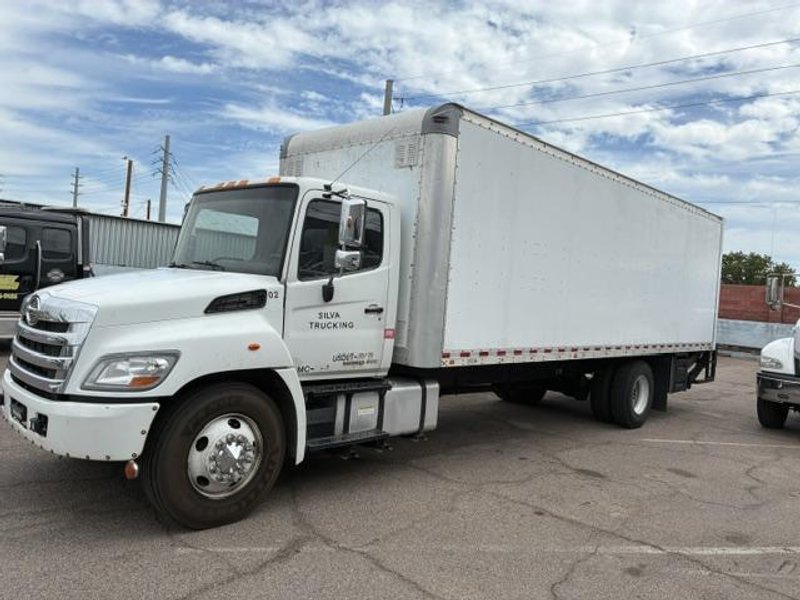 Hino 238A 26′ Box Truck, 2016 – 23,000 LB GVWR, Allison Automatic