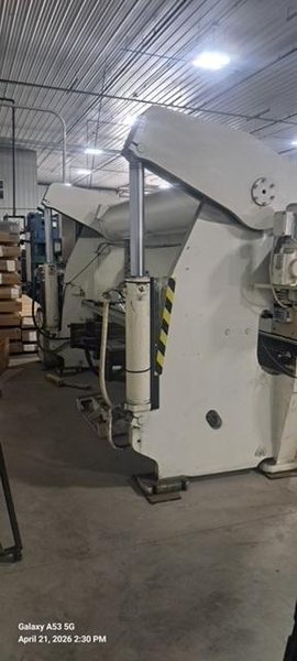 175 TON X 12' ACCURPRESS MODEL #717512 HYDRAULIC PRESS BRAKE 2001: YOBRO 25772