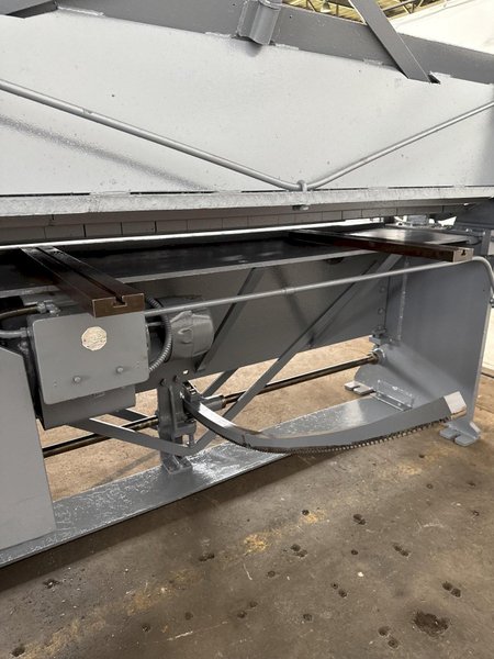 8&#039; X 10 GA CHICAGO DRIES &amp; KRUMP 73 POWERED BOX &amp; PAN BRAKE. STOCK # 1117424