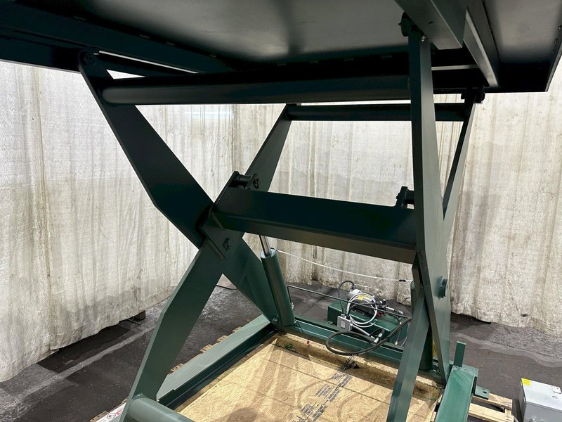 10,000 LB SOUTHWORTH MODEL #DL10-60 HYDRAULIC LIFT TABLE: STOCK #77837