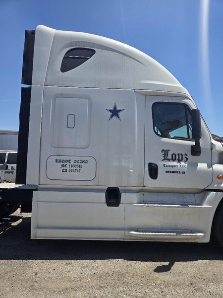 Freightliner Cascadia, 2016