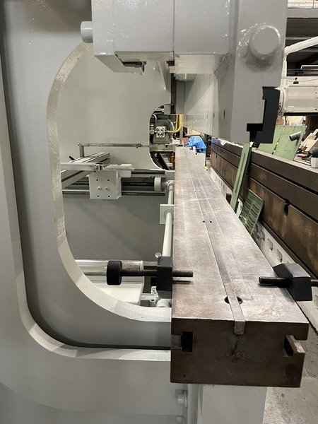 LVD PPEB 100 ton x 2500 mm + 1000 mm CNC