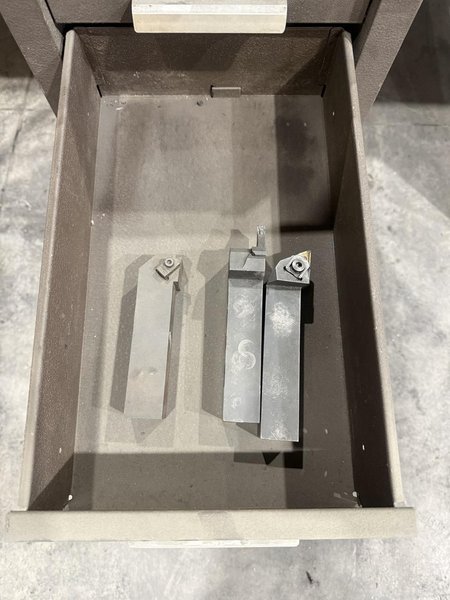 23″ x 118″ TUDA Tudormax Engine Lathe – with Tooling