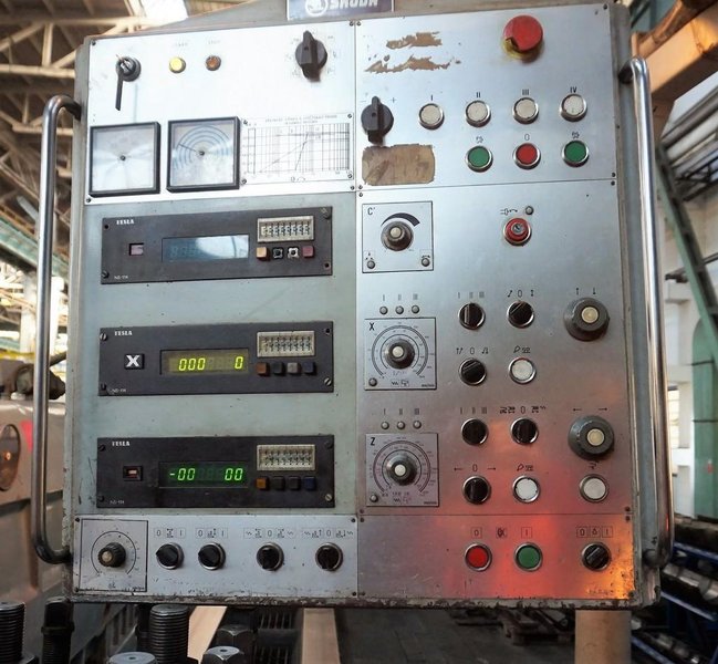 Skoda Heavy Duty 98&quot; x 433&quot; Lathe