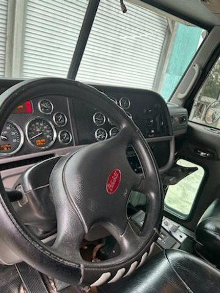 Peterbilt Dump Truck, 2011 – Paccar Engine, 226k Miles