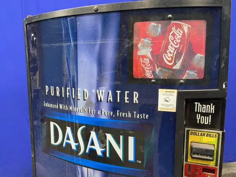 9 SLOTS DRINK VENDING MACHINE